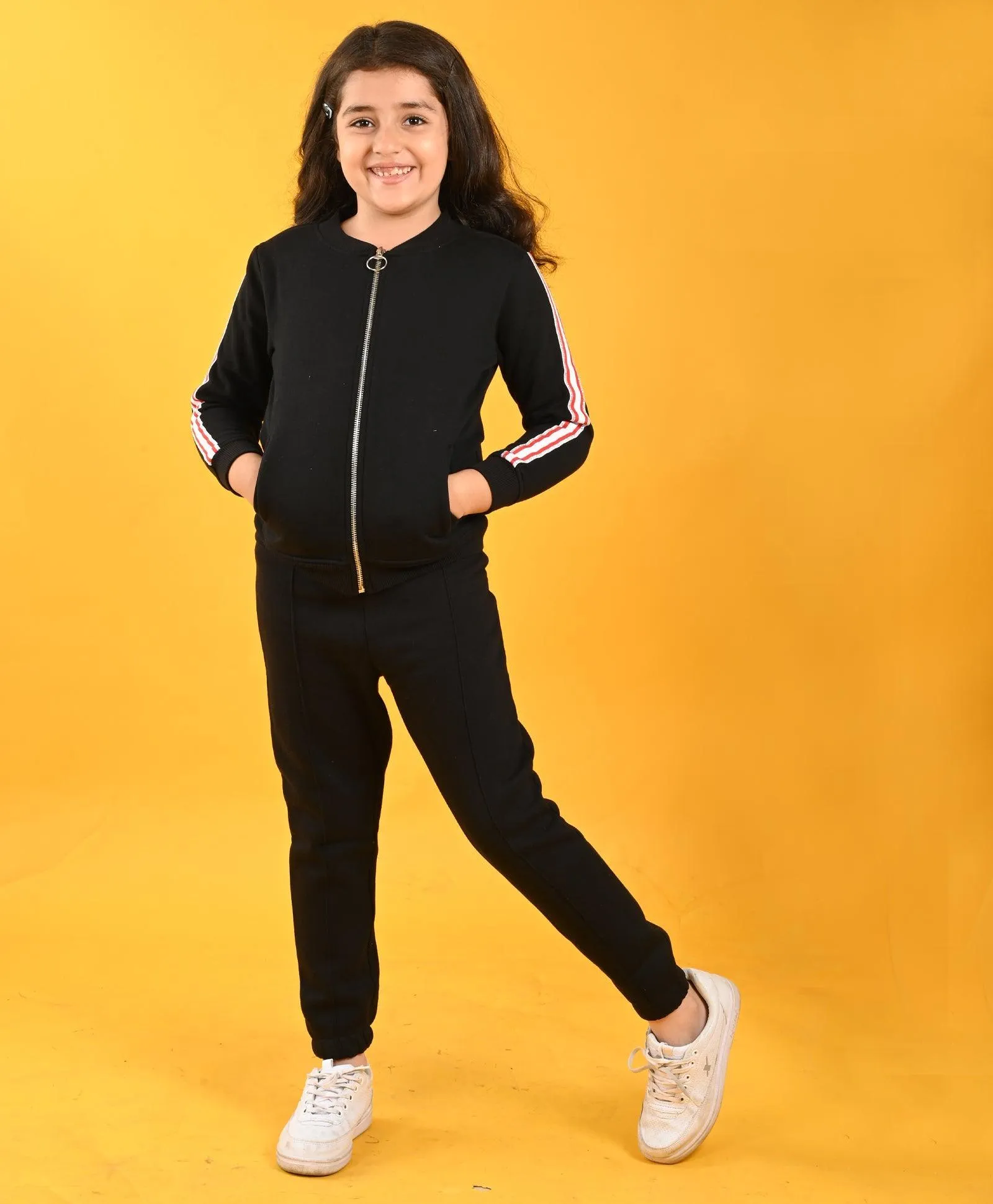 BLACK SIDE TAPE GIRLS FLEECE JOGGER SET - BLACK