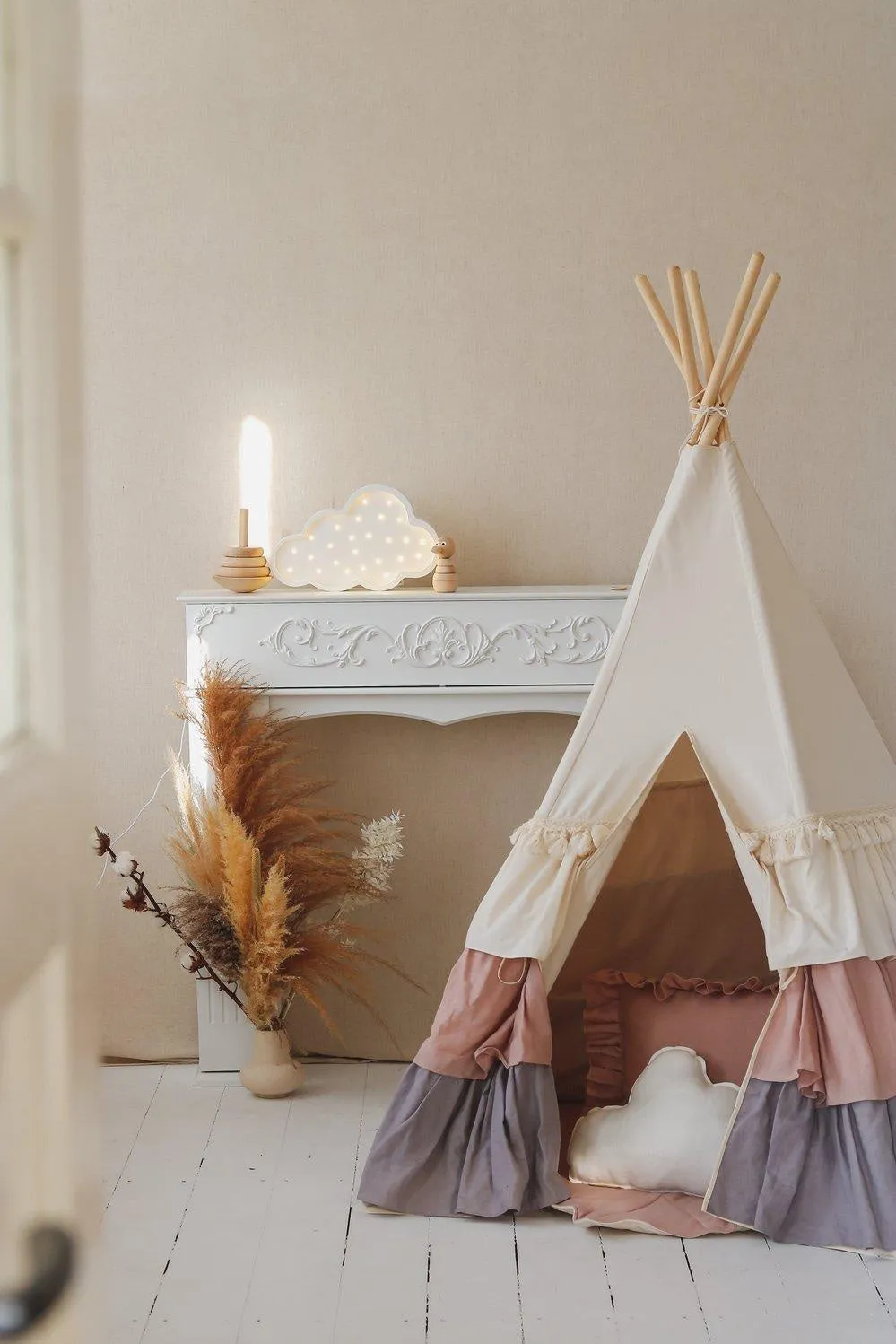“Powder Frills” Teepee Tent with Frills