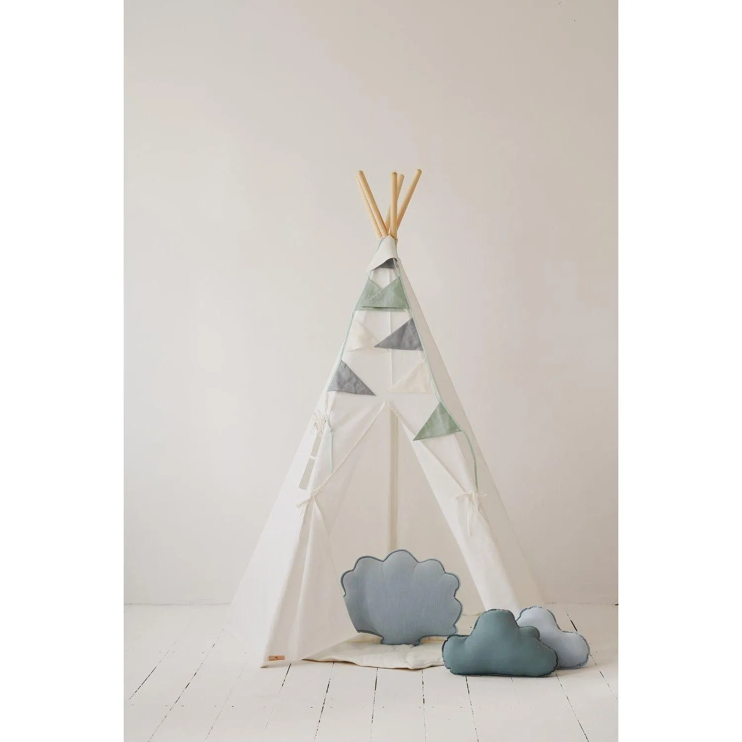 “Snow White” Teepee Tent