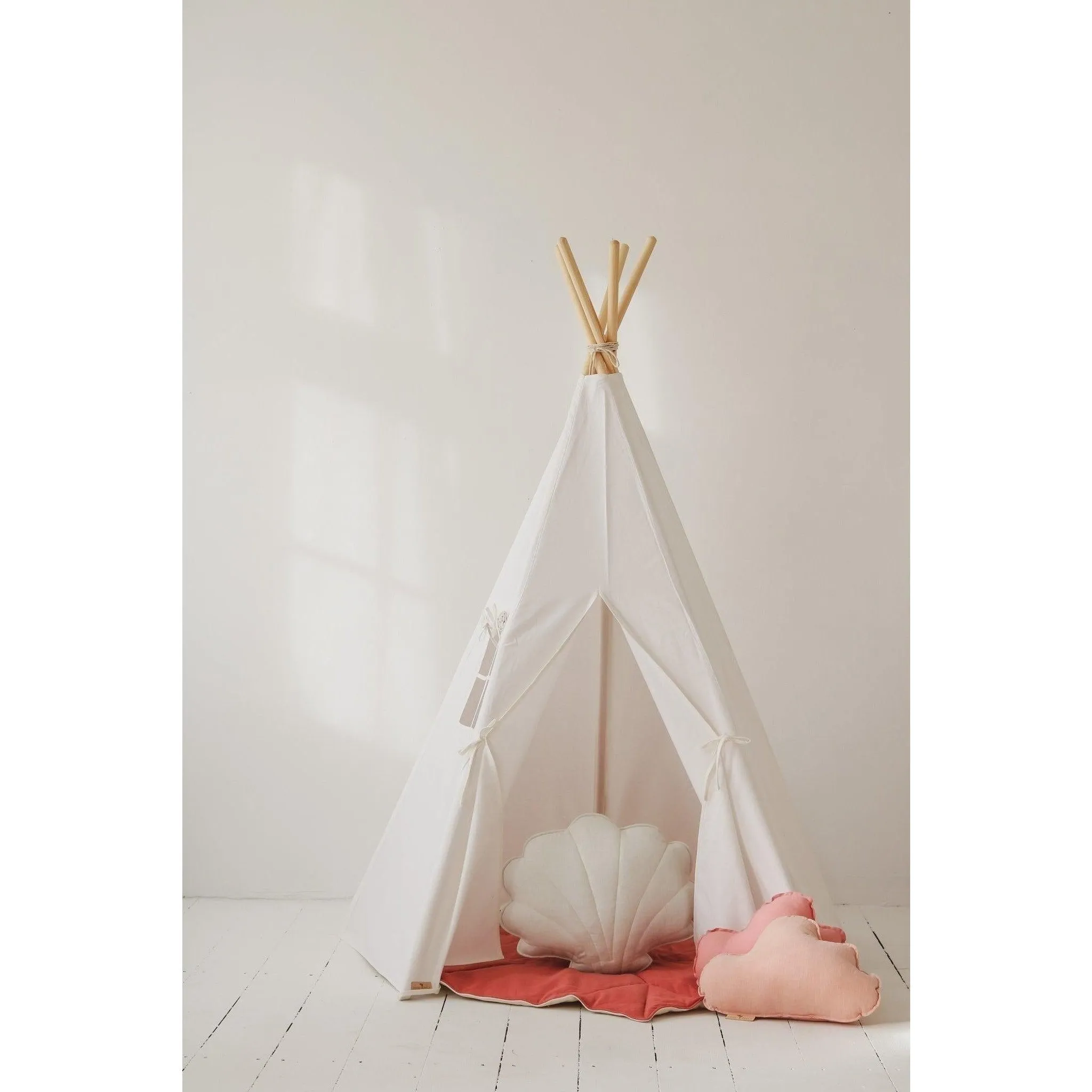 “Snow White” Teepee Tent