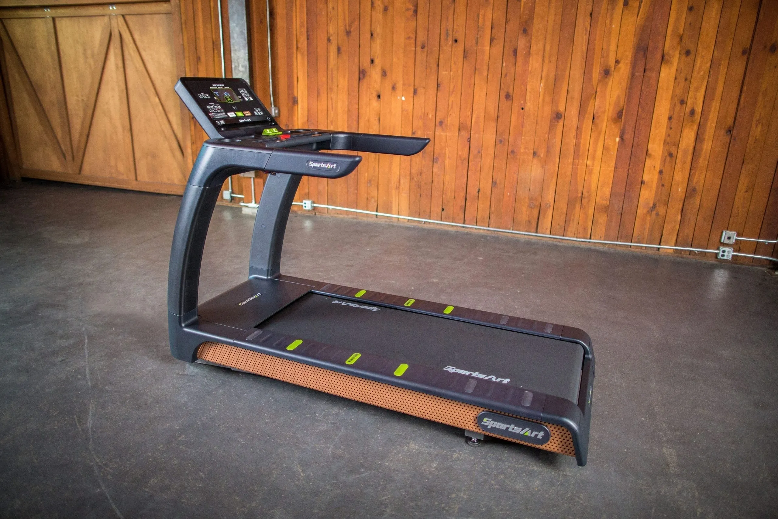 SportsArt ECO-NATURAL Treadmill T676