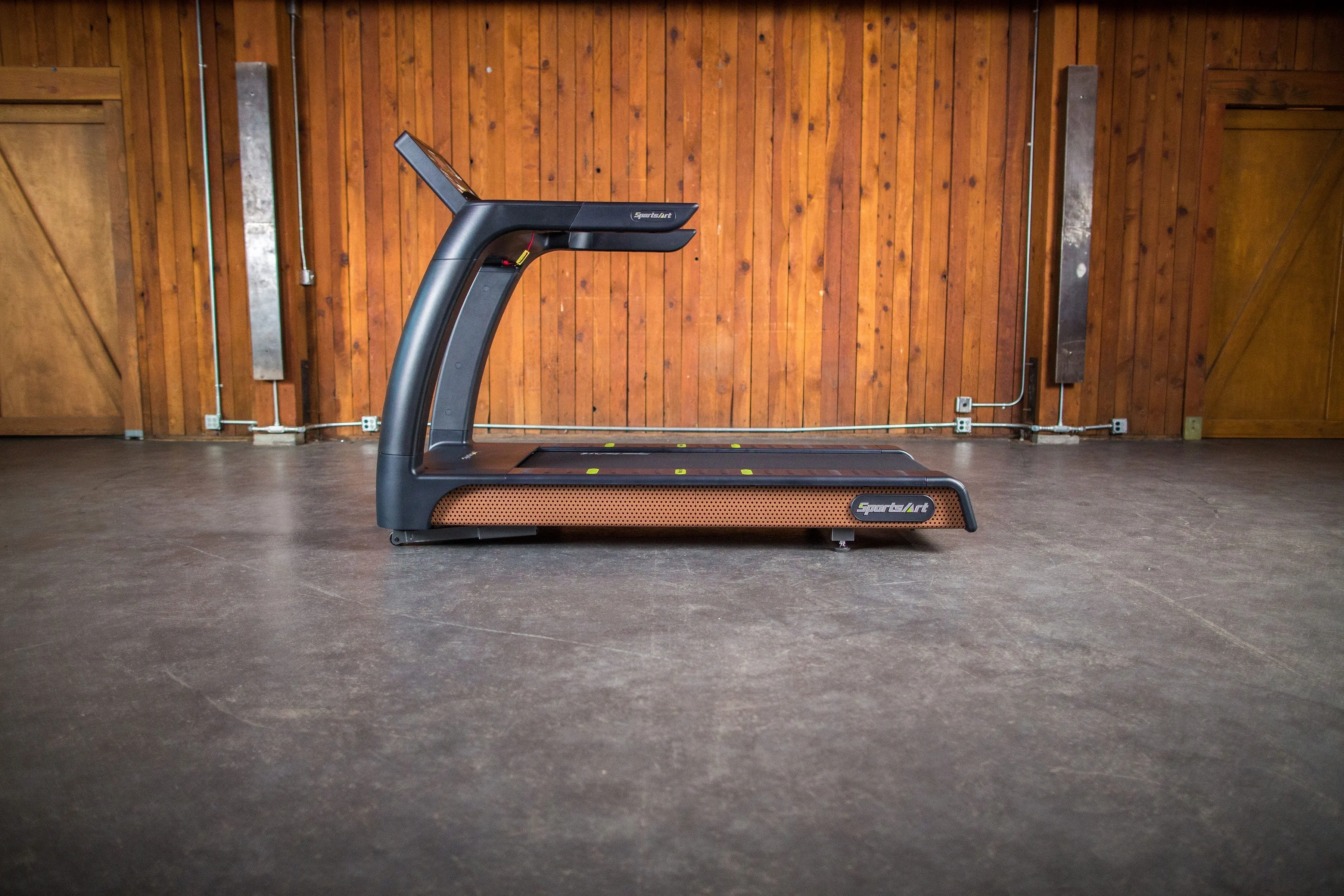 SportsArt ECO-NATURAL Treadmill T676