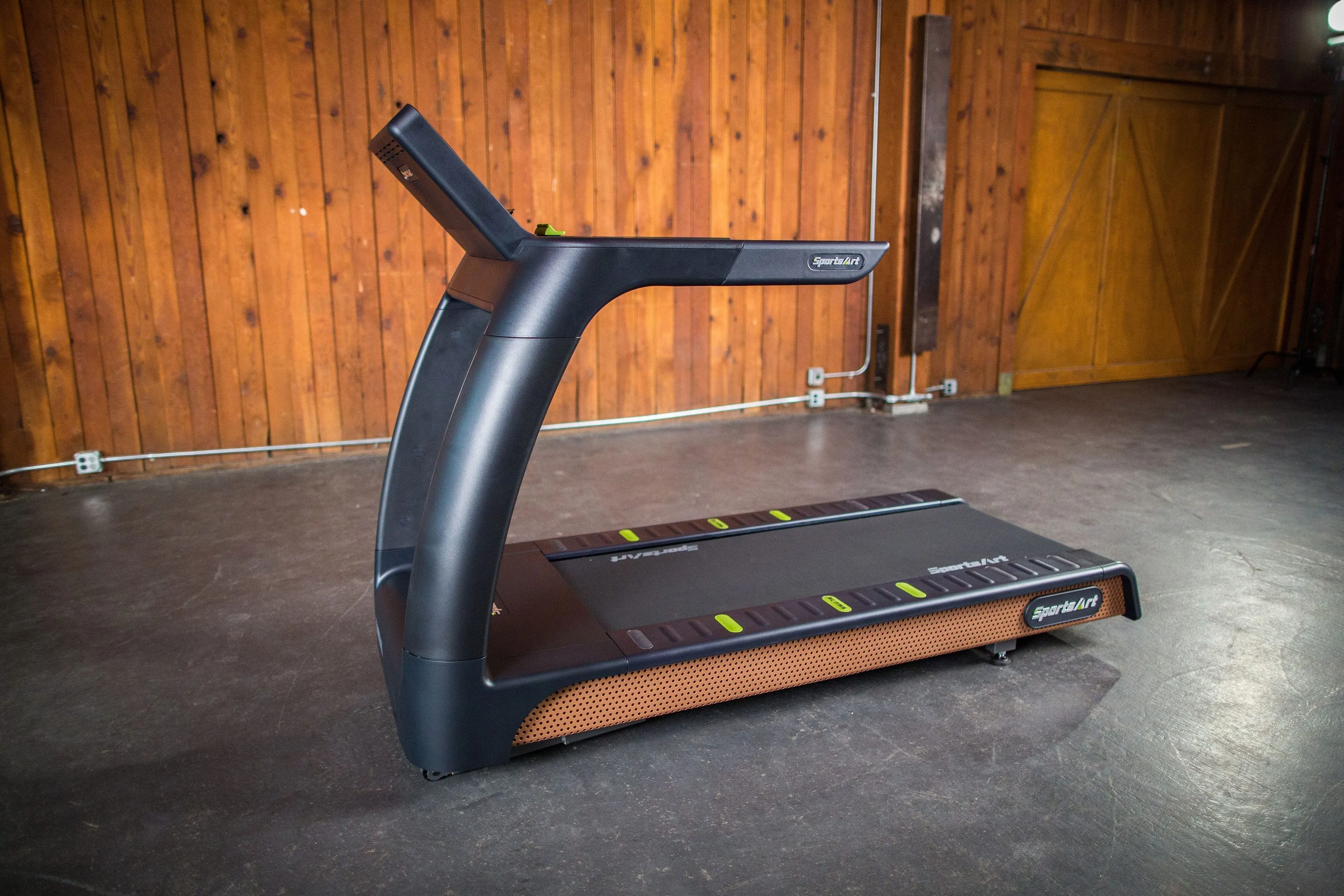 SportsArt ECO-NATURAL Treadmill T676