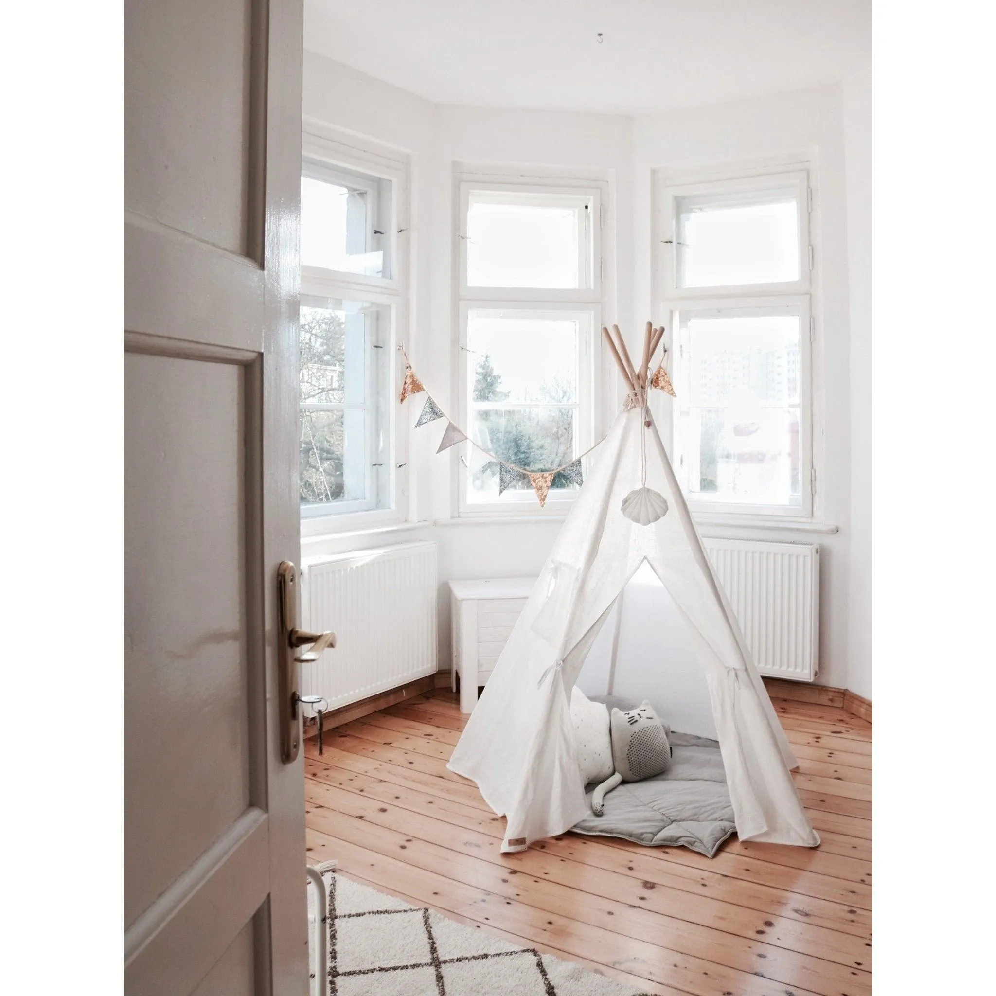 “White” Linen Teepee Tent